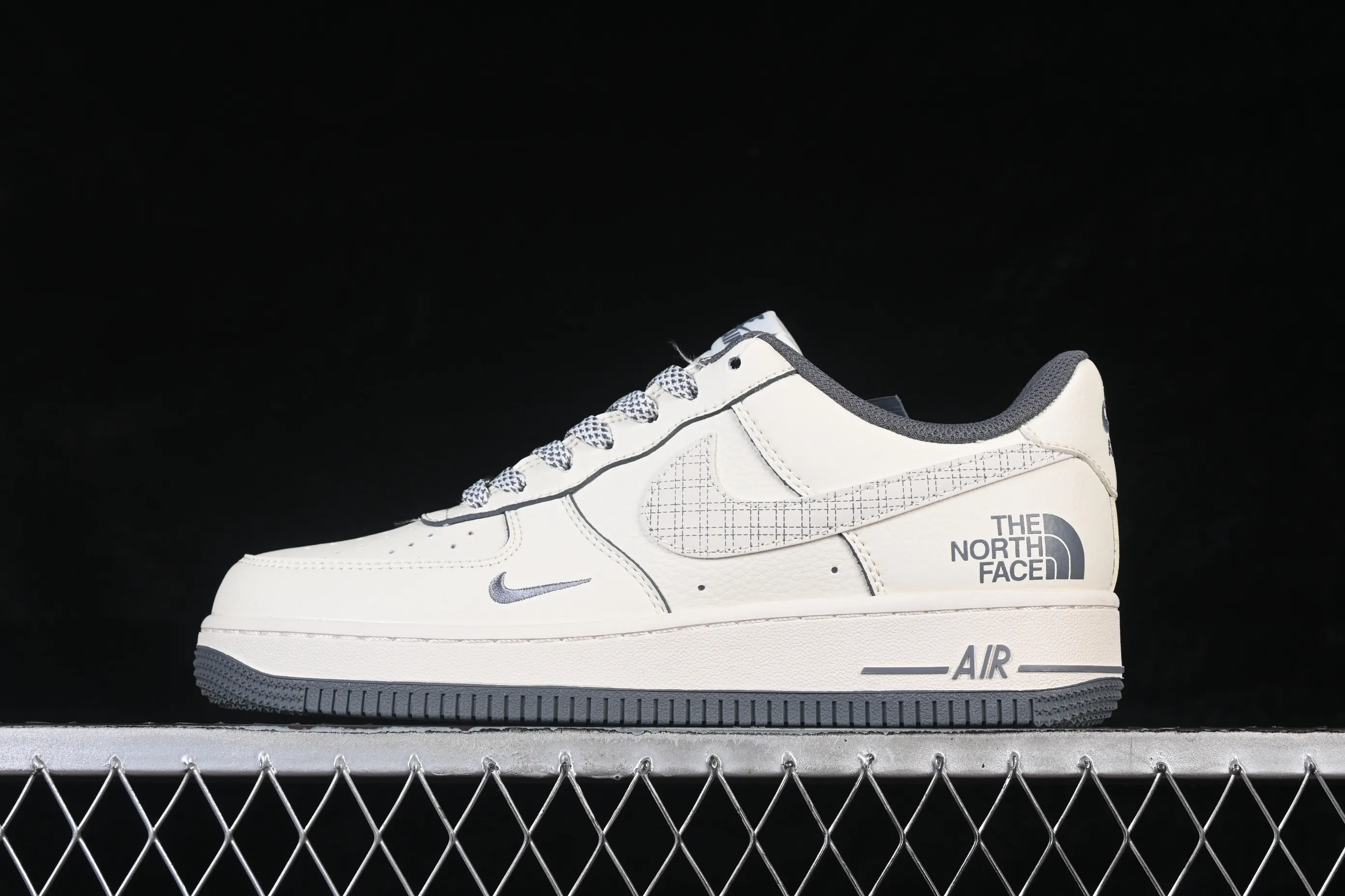 All categories Nk Air Force 1 Air Force series Nk Air Force 1 Low Air Force low top Nike Air Force 1'07 Low North Face co-branded beige mesh Air Force 1 low top casual sneakers JP8028-058